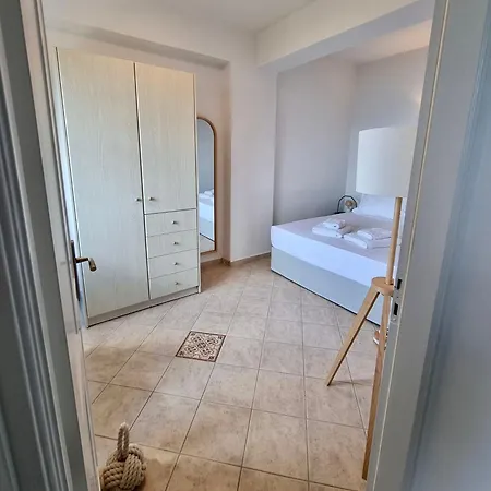 Dom wakacyjny Hydroussa House